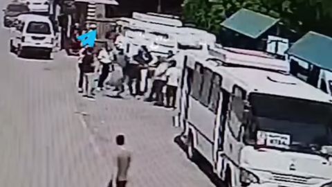 Фарғонадаги бекатда фуқаролар жанжалида улардан бири ҳушидан кетиб қолди