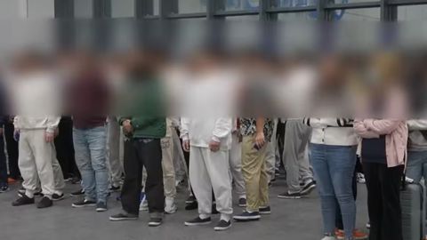 AQSHdan deportatsiya qilingan yuzlab o&lsquo;zbekistonliklar vatanga qaytarildi (video)&nbsp;