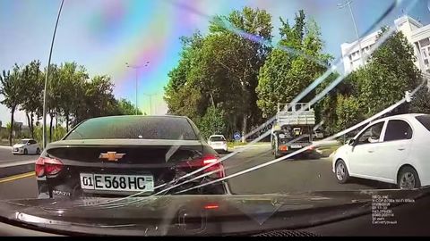 Toshkentda sodir bo&lsquo;lgan YTHdan so&lsquo;ng Onix haydovchisi voqea joyidan ketib qoldi