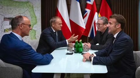Лидеры Франции, Германии, Великобритании и Польши отправились в Киев