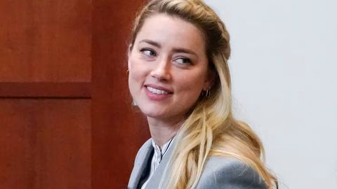 Jonni Deppning sobiq rafiqasi Ember Hyord egizak farzandlarni dunyoga keltirdi