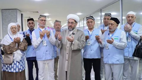 O&lsquo;zbekistonlik haj ziyoratchilari dastlabki guruhi Saudiya Arabistoniga jo&lsquo;nab ketdi (foto)