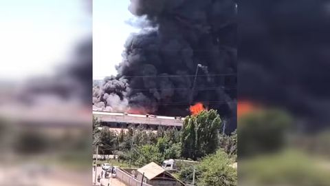 Тошкентдаги омборда йирик ёнғин юз берди (видео)