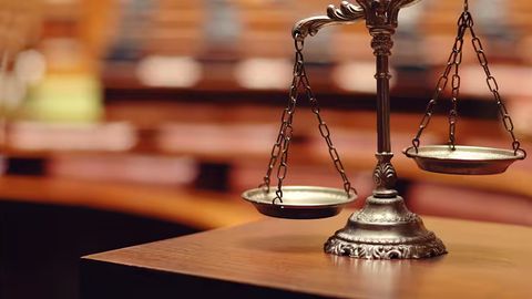 Как государство защищает права и законные интересы граждан на онлайн-платформах и веб-сайтах?
