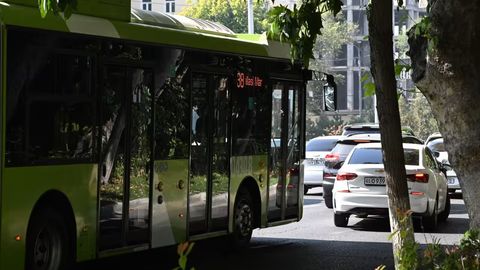 Tungi vaqtda avtobusga ajratilgan yo&lsquo;lakda boshqa transportlarning harakatlanishiga ruxsat beriladi