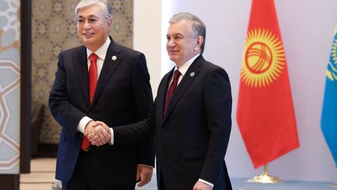 Shavkat Mirziyoyev Qosim-Jo&lsquo;mart To&lsquo;qayevni tavallud kuni bilan tabrikladi