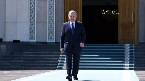 Шавкат Мирзиёев Венгрияга жўнаб кетди