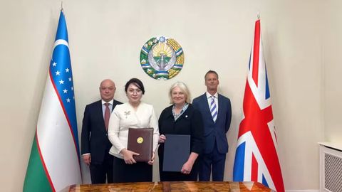 Buyuk britaniyalik 500 dan ortiq o&lsquo;qituvchi O&lsquo;zbekistondagi maktablarga keladi