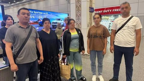 Odam savdosi va firibgarlik uchun qidirilayotgan ikki ayol Ummondan ekstraditsiya qilindi