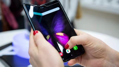 Samsung дисплейлар ишлаб чиқаришда Россия металларидан воз кечди