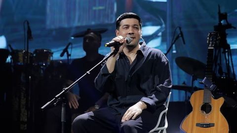 Kichik to&lsquo;y, 15 ta premyera va sun&rsquo;iy intellekt yordamida yaratilgan tarixiy klip &mdash; Jaloliddin Ahmadaliyevning yangi konsertidan reportaj