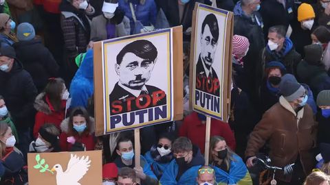 Rossiyada Putinni Gitlerga o&lsquo;xshatib mem qilganlar jazolanadi