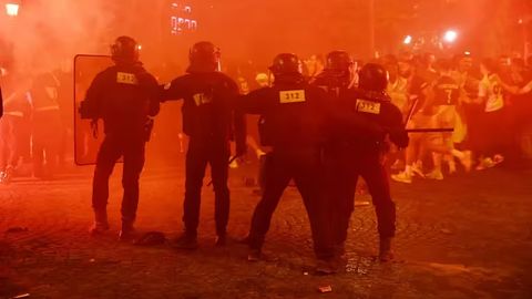 Fransiyada &ldquo;PSJ&rdquo; g&lsquo;alabasidan keyingi tartibsizliklarda ikki kishi halok bo&lsquo;ldi (video)