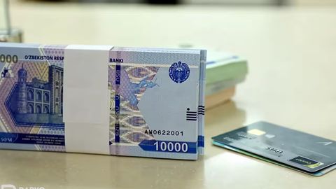 Половина зарплаты уходит на кредиты: Центробанк Узбекистана обеспокоен неспособностью населения платить долги