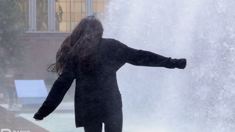 Ёпиқ либослар ажойиб ечим: Санэпидқўм жазирамада кийиниш бўйича тавсиялар берди