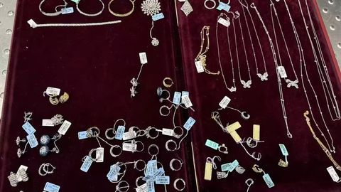 В аэропорту Ташкента задержаны лица, пытавшиеся ввезти ювелирные изделия почти на 1 млрд сумов&nbsp;
