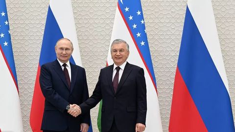 Shavkat Mirziyoyev&nbsp;Vladimir Putinni&nbsp;Rossiya kuni bilan tabrikladi