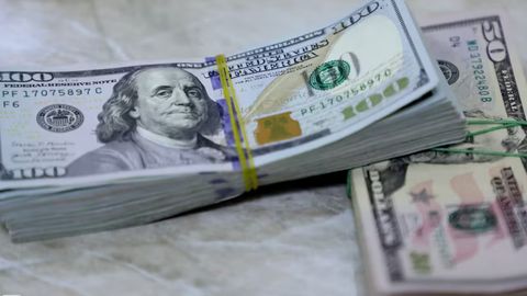 O&lsquo;zbekistonda dollar kursi 5 kunlik pasayishdan so&lsquo;ng oshdi
