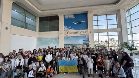 O&lsquo;zbekiston ukrainalik bolalarga 2 mingta o&lsquo;quv qurollari to&lsquo;plamini sovg&lsquo;a qildi (foto)
