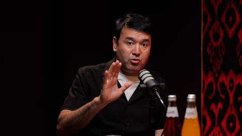 “Мигрантларимизга янги меҳнат бозорини топишимиз керак” — Расул Кушербаев Россияда қийналаётган ҳамюртларимиз ҳақида гапирди (видео)