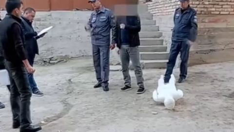 Farg&lsquo;onada qaynuka pochchasini ketmon bilan o&lsquo;ldirdi