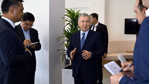 &ldquo;Xizmatlar taklif qilish, bu yerning tabiati va sharoitini chet ellarda keng targ&lsquo;ib etish kerak&rdquo; &mdash; Shavkat Mirziyoyev