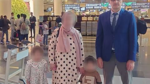 Ummonda tutqunlikda saqlangan ayol bolalari bilan O&lsquo;zbekistonga qaytarildi