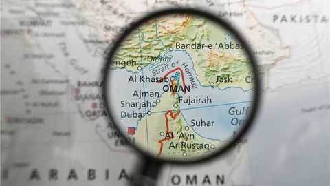 AQSH hujumiga javoban Eron Hormuz bo&lsquo;g&lsquo;ozini yopmoqchi. Bu nimani anglatadi?&nbsp;
