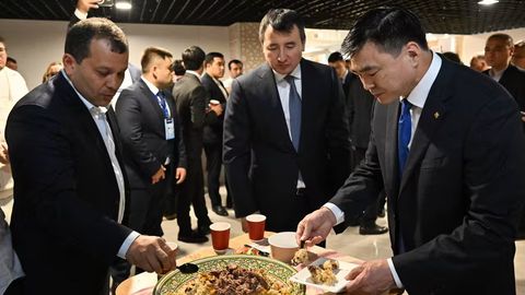 Улан-Баторда Made in Uzbekistan шоурум-кўргазмаси ва миллий савдо уйи очилди (фото)