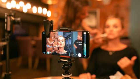 Smartfonda tasvirga olinib, kinoteatrlarda namoyish etilgan muvaffaqiyatli filmlar