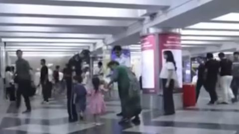 &ldquo;Paxtakor&rdquo; metro bekatida 3 yoshli qizaloqning oyog&lsquo;i vagon eshigiga qisilib qoldi