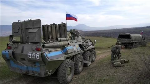 Putin Rossiya harbiy xarajatlarni kamaytirishini aytdi