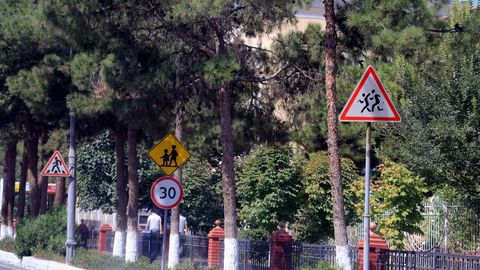 Ortiqcha yo&lsquo;l belgilari, sifatsiz yo&lsquo;laklar: O&lsquo;zbekiston avtomobil yo&lsquo;llaridagi xavfsizlik o&lsquo;rganildi