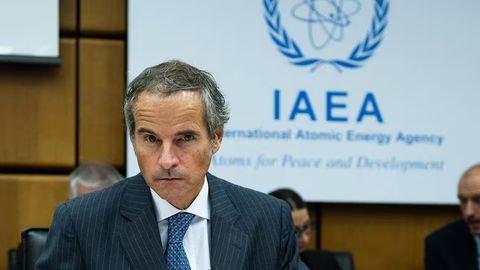 Эрон МАГАТЭ раҳбари учун ядровий объектларга киришни ёпди
