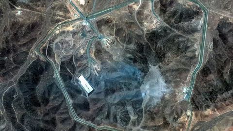 Eron 9 ta atom bombasi uchun yetarli uran zaxirasini yashirgan bo&lsquo;lishi mumkin &mdash; Reuters