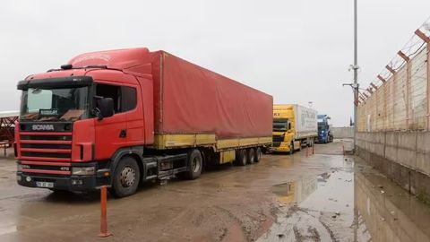 Туркия ва Сурия автомобиль қатновларини тиклайди