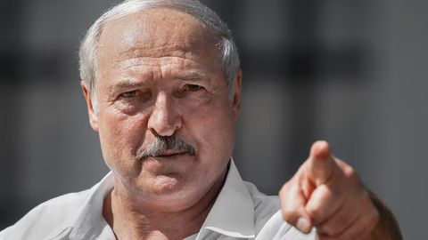 Лукашенко аҳолини “ҳокимият учун дуо қилиш”га чақирди