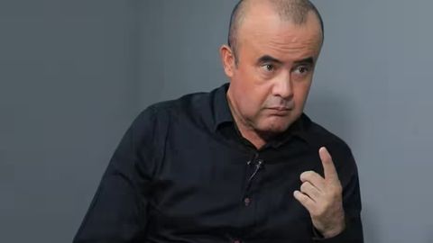 &ldquo;Ular sahnada aytayotgani &mdash; ko&lsquo;cha gaplari&rdquo;. Iskandar Hamroqulov kulgi jamoalarining konsertlari haqida fikr bildirdi