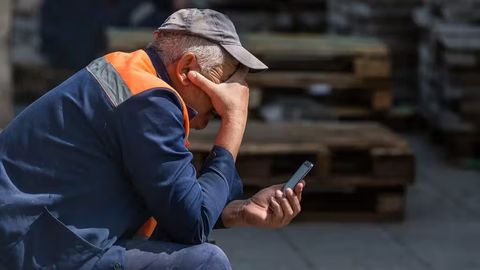 Rossiyada biometrik ma&rsquo;lumot topshirmagan xorijliklar mobil aloqadan uziladi