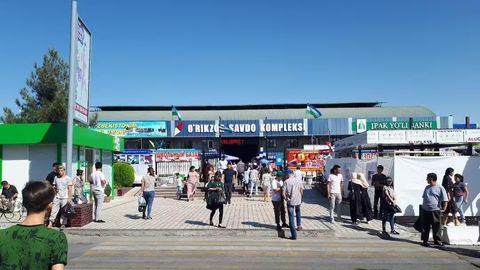 Строительный рынок Урикзор в Ташкенте временно закрыли