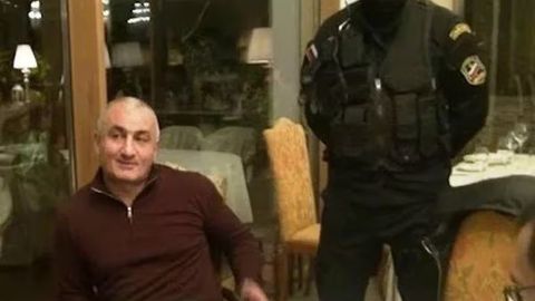 Москвада озарбайжонлик “қонундаги ўғри” қўлга олинди (видео)