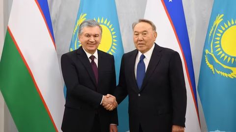 Шавкат Мирзиёев поздравил&nbsp;Нурсултана Назарбаева с днем рождения