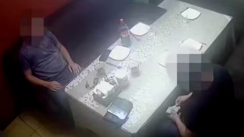 Uch hududda hokim o&lsquo;rinbosari hamda agentlik va inspeksiya xodimlari pora bilan ushlandi