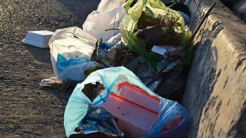В Узбекистане за полгода выявлено почти 15 тысяч случаев выброса мусора в неположенных местах