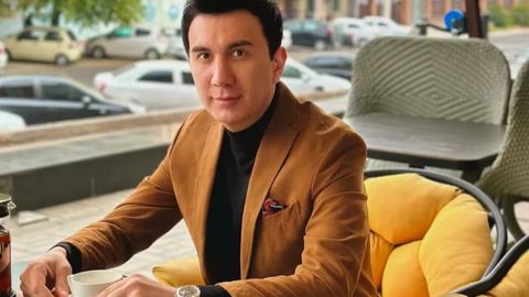 Ботир Қодиров муаллифлик ҳуқуқини бузганлиги учун шоир&nbsp;Шамсиддин Садоийга&nbsp; 132 млн сўм тўлайдиган бўлди