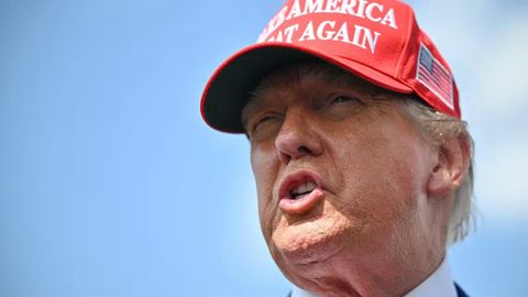 Трампга Россияга ёрдам берадиган давлатларга 500 фоизлик бож солиш таклифи берилди
