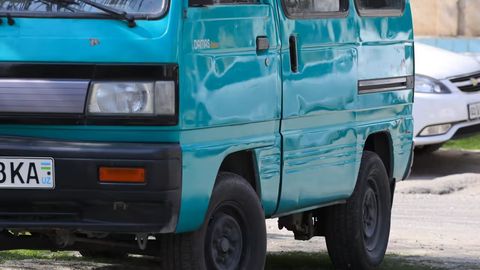 Namanganda yo&lsquo;lovchiga shilqimlik qilgan Damas haydovchisi 3 sutkaga qamaldi