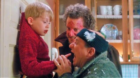 &ldquo;Uyda yolg&lsquo;iz&rdquo; filmida ko&lsquo;pchilik payqamagan mantiqsiz xatoliklar (foto)