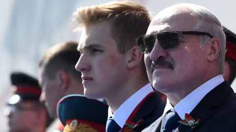 Беларусь президенти ўз ўғлига иқтидорли болалар учун мўлжалланган стипендия тайинлади