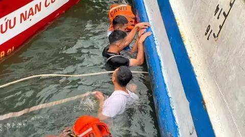 Vyetnamda sayyohlik kemasi ag&lsquo;darilishi oqibatida 34 kishi halok bo&lsquo;ldi (foto, video)